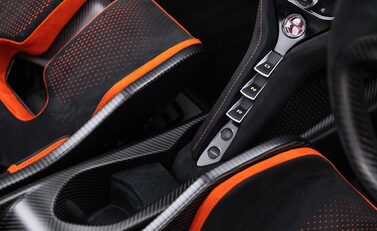 McLaren 765LT V8 SSG 14