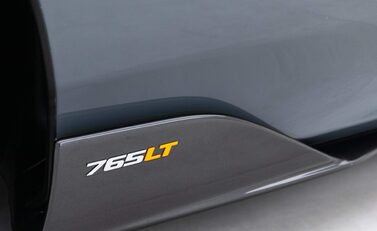 McLaren 765LT V8 SSG 27
