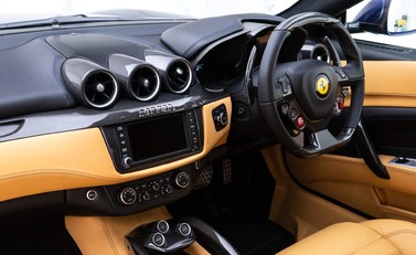 Ferrari FF V12 11