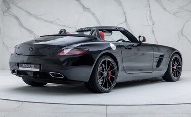 Mercedes-Benz SLS AMG ROADSTER 9