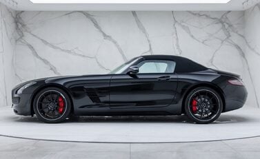 Mercedes-Benz SLS AMG ROADSTER 7