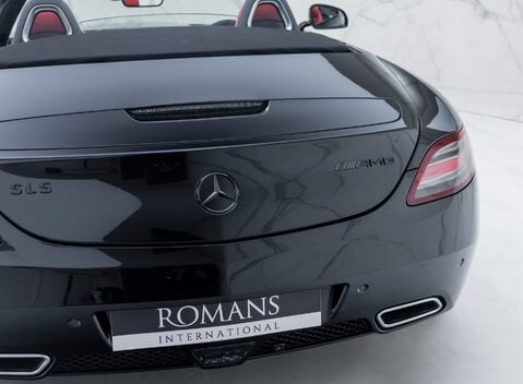 Mercedes-Benz SLS AMG ROADSTER 28