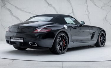Mercedes-Benz SLS AMG ROADSTER 8