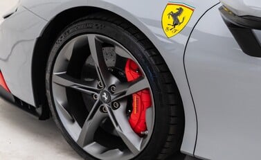 Ferrari SF90 Stradale 32