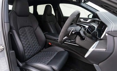 Audi RS6 Avant Carbon Black 6