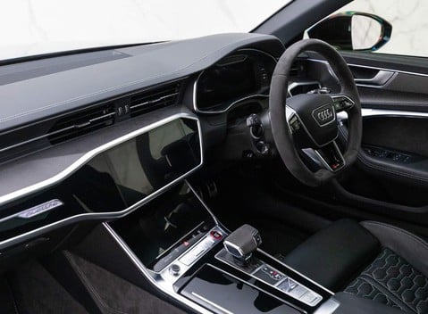 Audi RS6 Avant Carbon Black 12