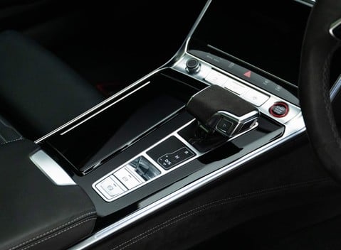 Audi RS6 Avant Carbon Black 17