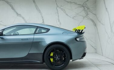 Aston Martin V8 Vantage AMR 43
