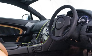 Aston Martin V8 Vantage AMR 4