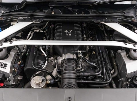 Aston Martin V8 Vantage AMR 32