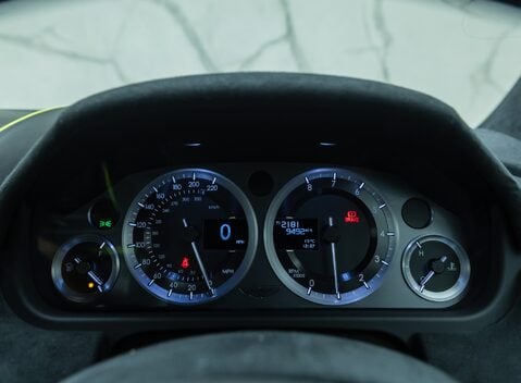 Aston Martin V8 Vantage AMR 18