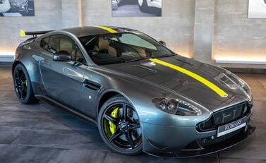 Aston Martin V8 Vantage AMR 2