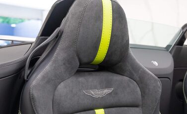 Aston Martin Vantage F1 Edition Roadster 9