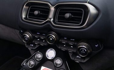 Aston Martin Vantage F1 Edition Roadster 14