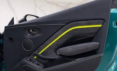 Aston Martin Vantage F1 Edition Roadster 18