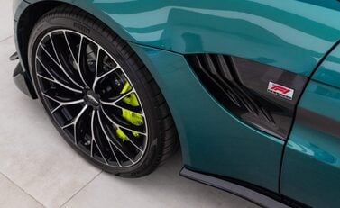 Aston Martin Vantage F1 Edition Roadster 30