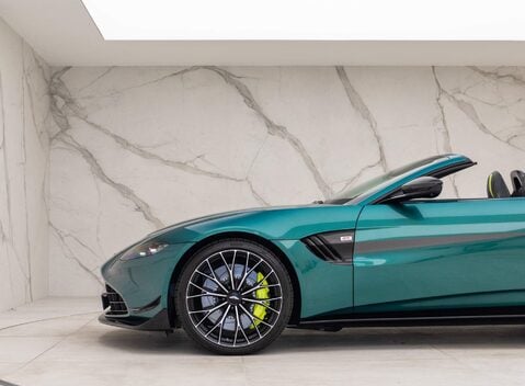 Aston Martin Vantage F1 Edition Roadster 32
