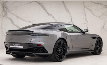 Aston Martin DBS Superleggera 18