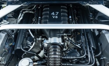 Aston Martin Vantage GT8 42