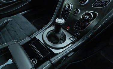 Aston Martin Vantage GT8 19