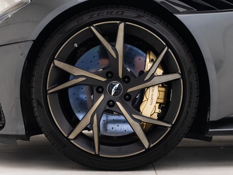 Aston Martin DBS Superleggera