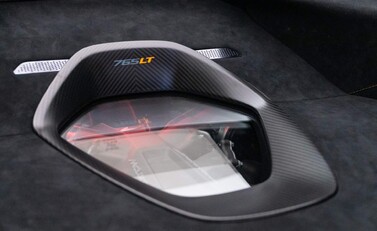 McLaren 765LT V8 SSG 9