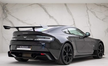 Aston Martin Vantage GT8 19