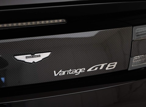 Aston Martin Vantage GT8 29