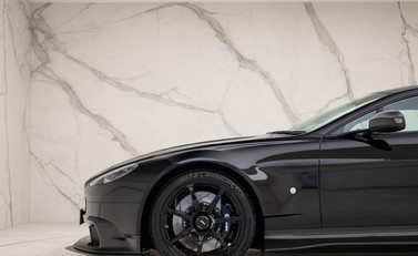Aston Martin Vantage GT8 30