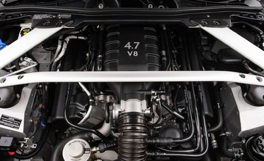 Aston Martin Vantage GT8 32