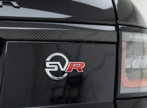 Land Rover Range Rover Sport 5.0 SVR Carbon Edition 32