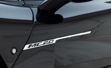 Maserati MC20 25