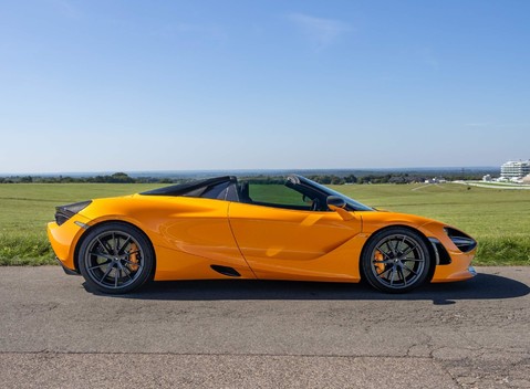 McLaren 720S Spider Peformance 6