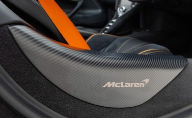 McLaren 720S Spider Peformance 23