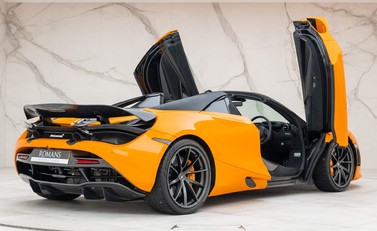 McLaren 720S Spider Peformance 30