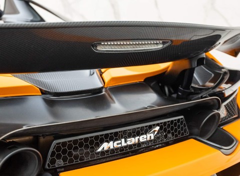 McLaren 720S Spider Peformance 40