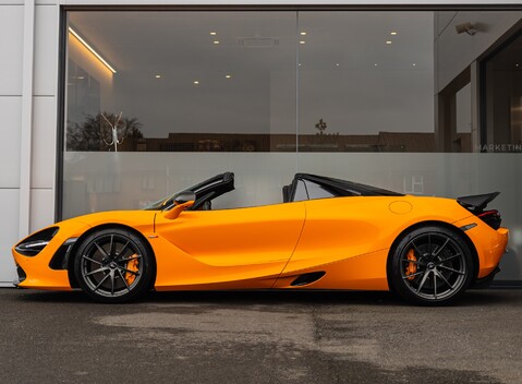 McLaren 720S Spider Peformance 6
