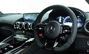 Mercedes-Benz Amg GT Black Series 5