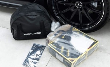 Mercedes-Benz Amg GT Black Series 29