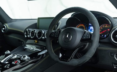 Mercedes-Benz AMG GT R Premium 8
