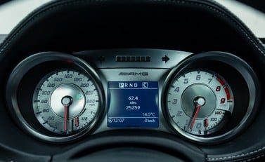 Mercedes-Benz SLS AMG 24