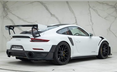 Porsche 911 GT2 RS (991) 28