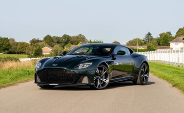 Aston Martin DBS Superleggera 8