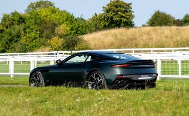 Aston Martin DBS Superleggera 9