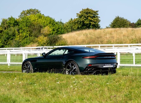 Aston Martin DBS Superleggera 9