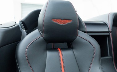Aston Martin V12 Vantage S Roadster 13
