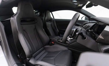 Audi R8 V10 Performance Carbon Black 9