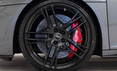 Audi R8 V10 Performance Carbon Black 19