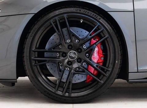 Audi R8 V10 Performance Carbon Black 19