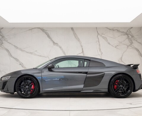 Audi R8 V10 Performance Carbon Black